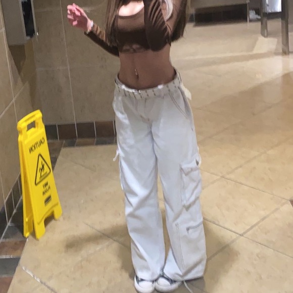 white baggy cargo pants - Picture 3 of 3